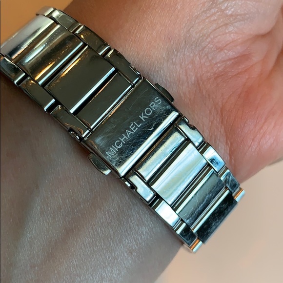 Michael Kors Parker Watch - Picture 5 of 12